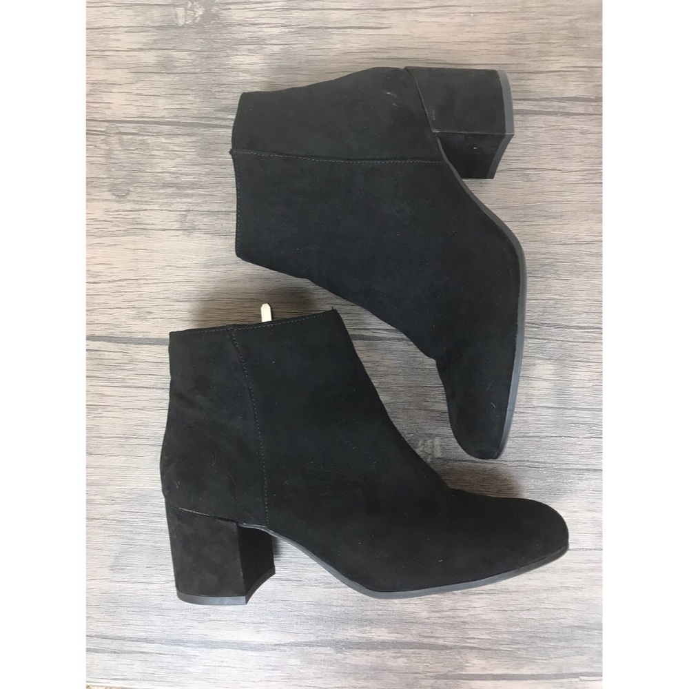 Iibby Edelman size 8 booties